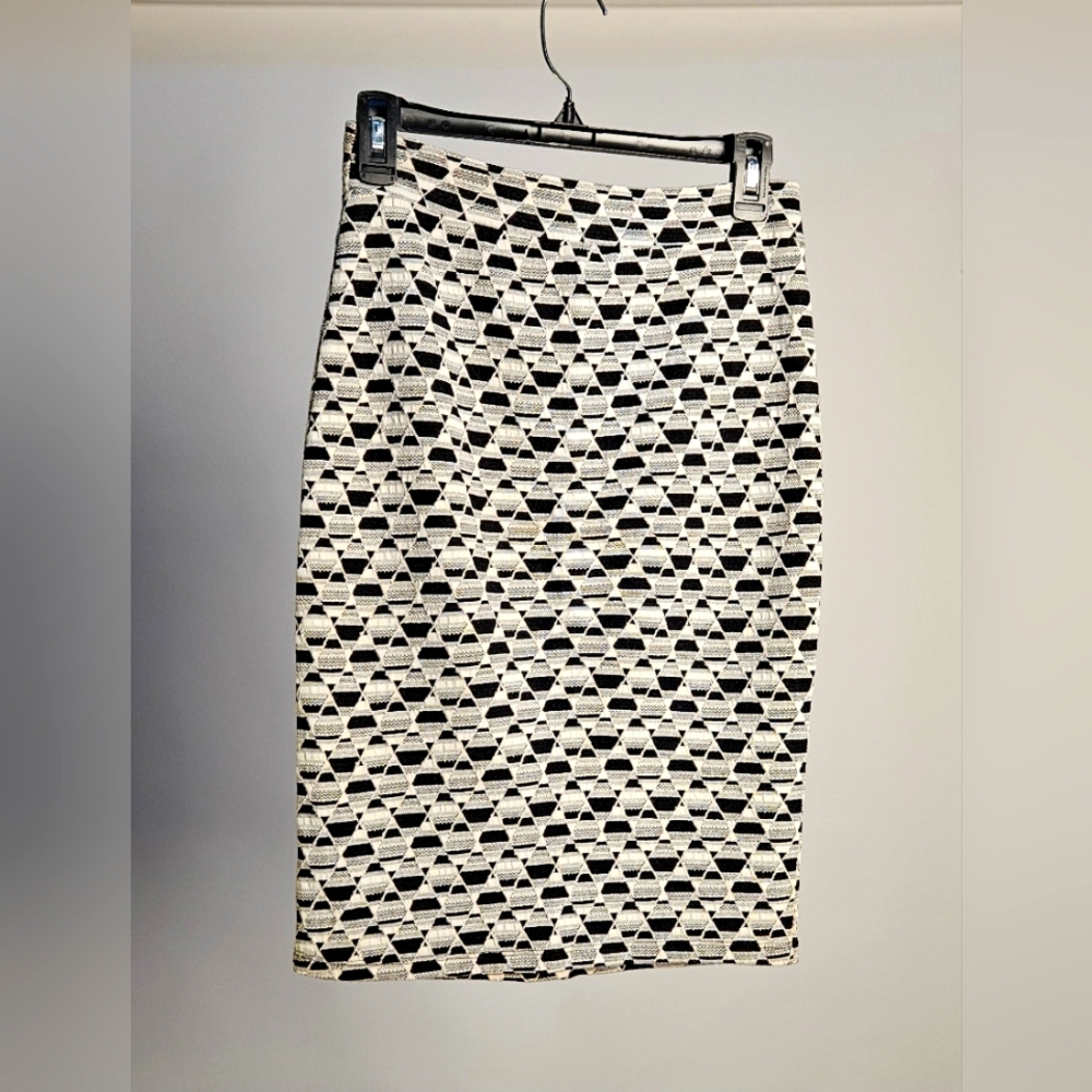 Gilli Black &White Pencil Skirt Size Small